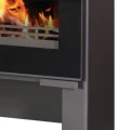 Piec-kominek-opalany-drewnem-wolnostojacy-Victoria-Omega-8kW-komora-spalania-dol.jpg.webp